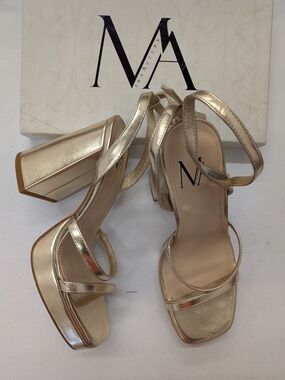 Gold Block Heel Sandals Women’s Size 5.5 Metallic Strappy Dress Heels Evening Pa